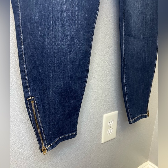 Torrid Premium 20S Skinny Jeans Dark Wash w/ Ankle Zippers - Picture 4 of 10